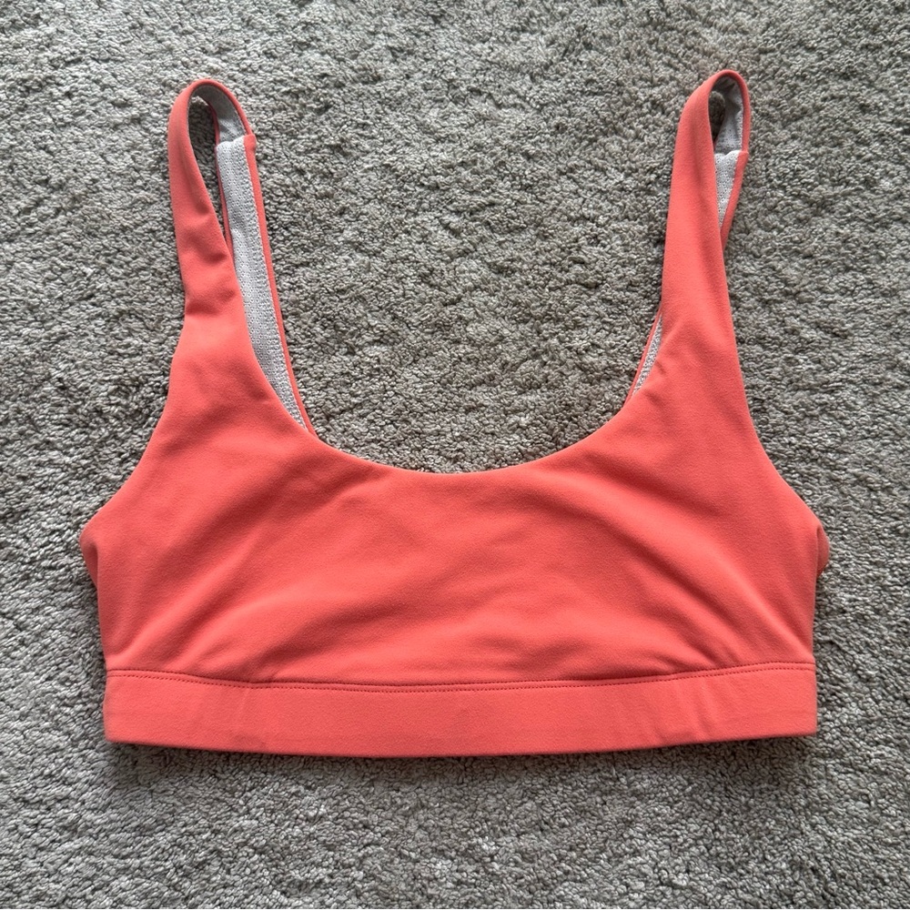 Vuori Daily Bra Grapefruit